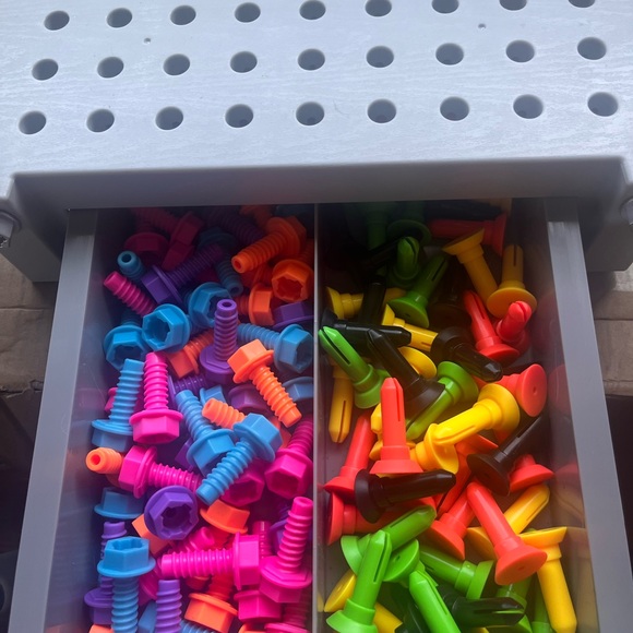 Educational Insights Design & Drill My First Workbench - Picture 2 of 5